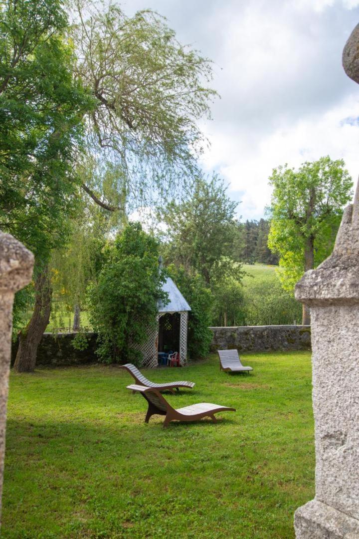 Gite De La Grange - Domaine De Coulagnettes Serverette Exterior photo